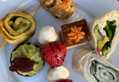 Auswahl an Fingerfood-Häppchen